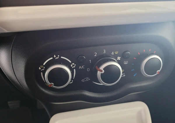 Renault Twingo cena 34900 przebieg: 30000, rok produkcji 2017 z Małomice małe 137